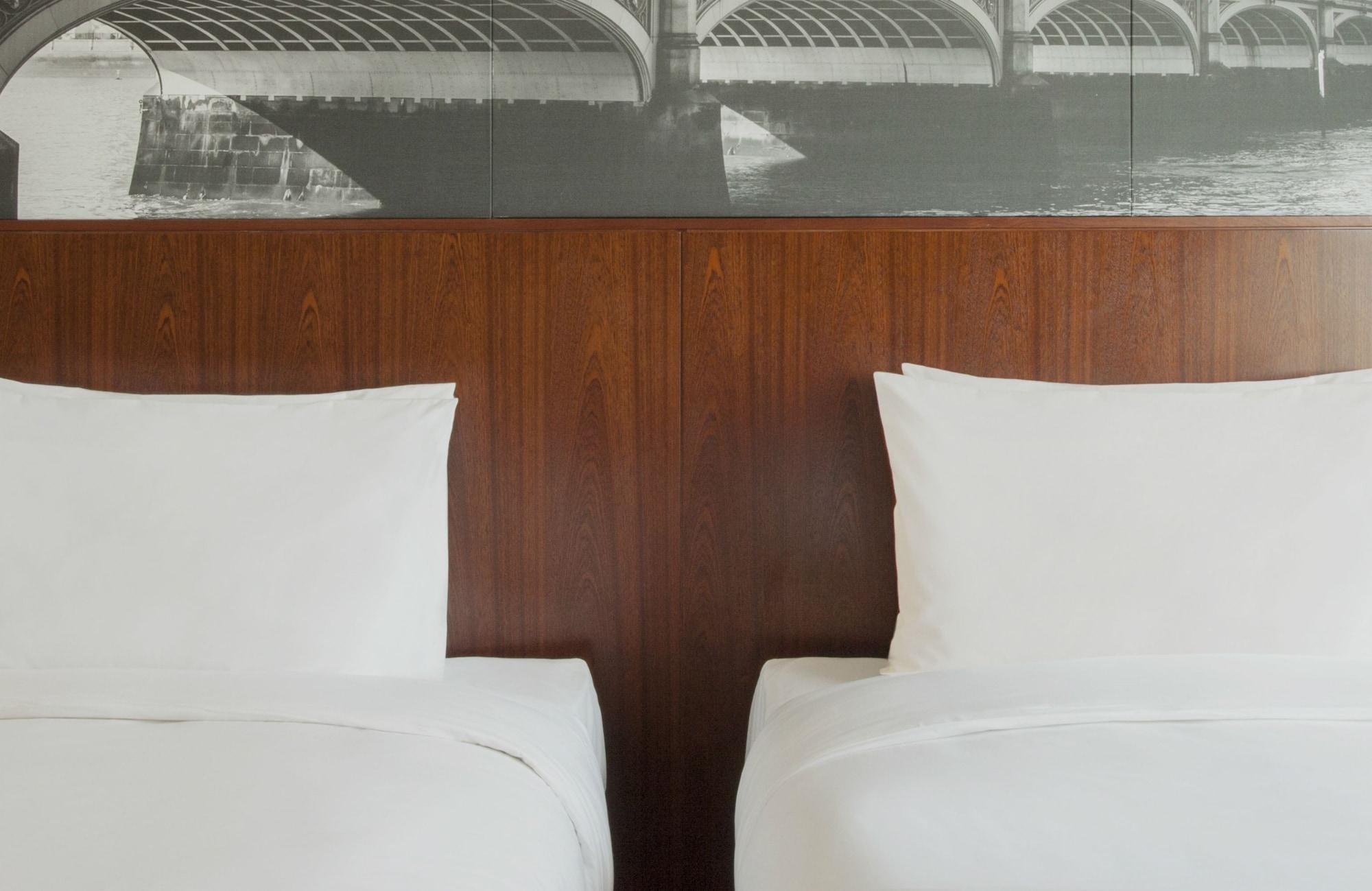 Hyatt Place West London Hayes Хилингдън Екстериор снимка