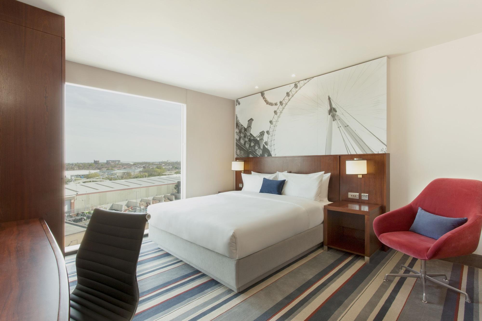 Hyatt Place West London Hayes Хилингдън Екстериор снимка