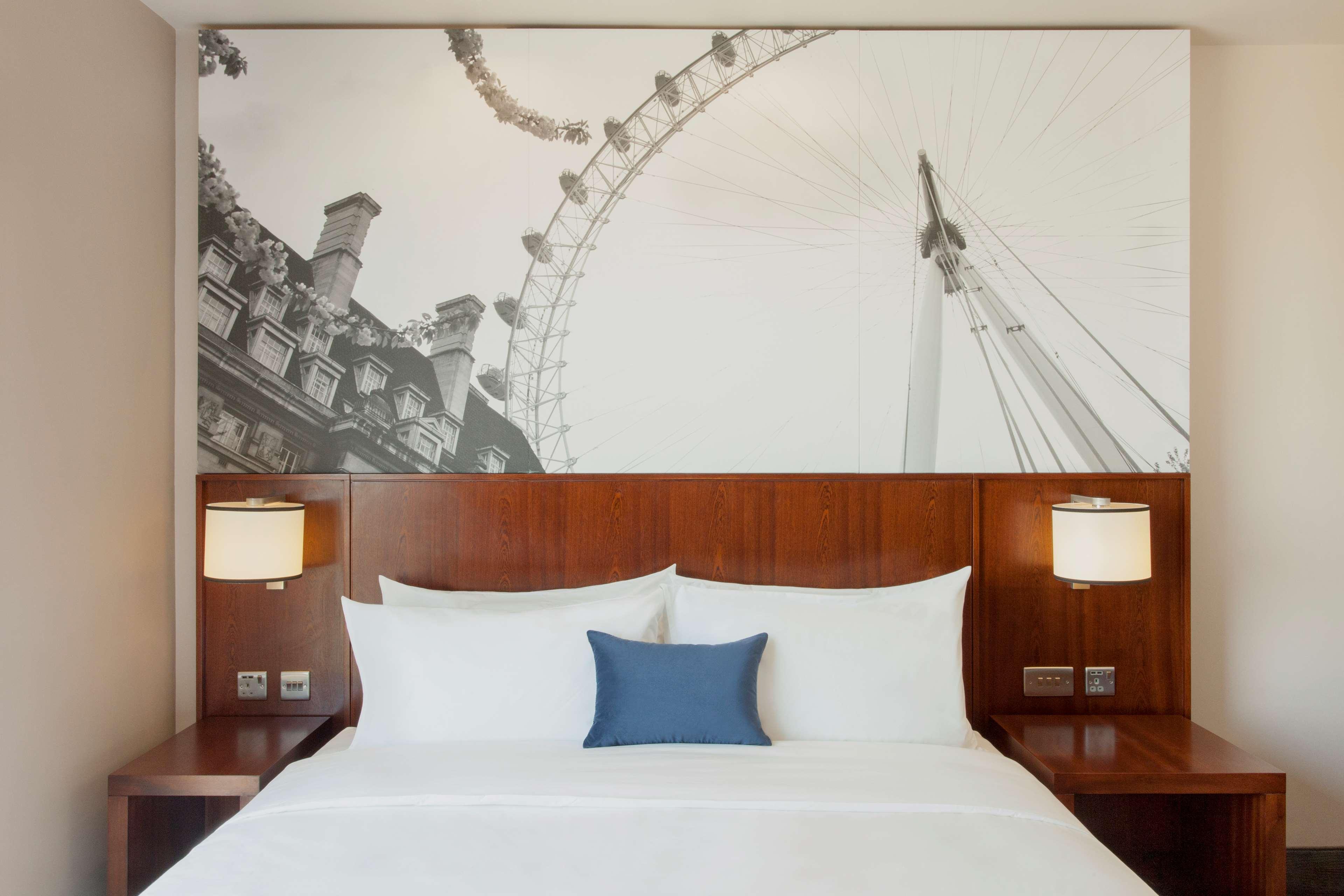 Hyatt Place West London Hayes Хилингдън Екстериор снимка